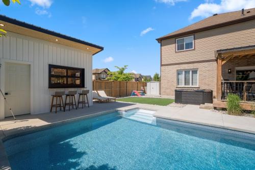 Image for Stephanie Doan-Lynds - REALTOR® RE/MAX NIAGARA REALTY with ID of: 6881380