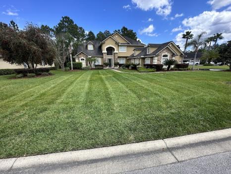 Image for Aaron's Lawn Care LLC with ID of: 6904043