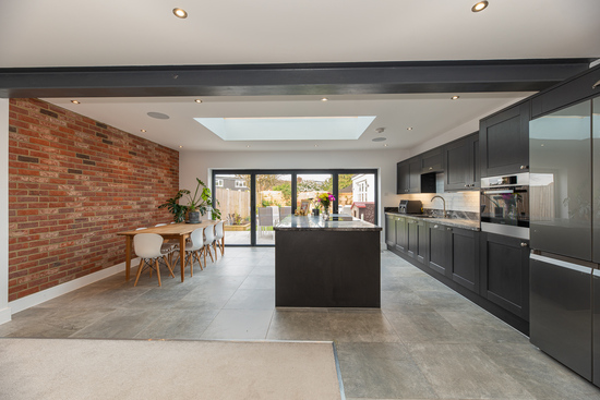 Image for James and Lee Ltd. with ID of: 6905437