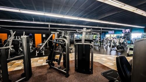 Image for 206 Fitness with ID of: 6912957