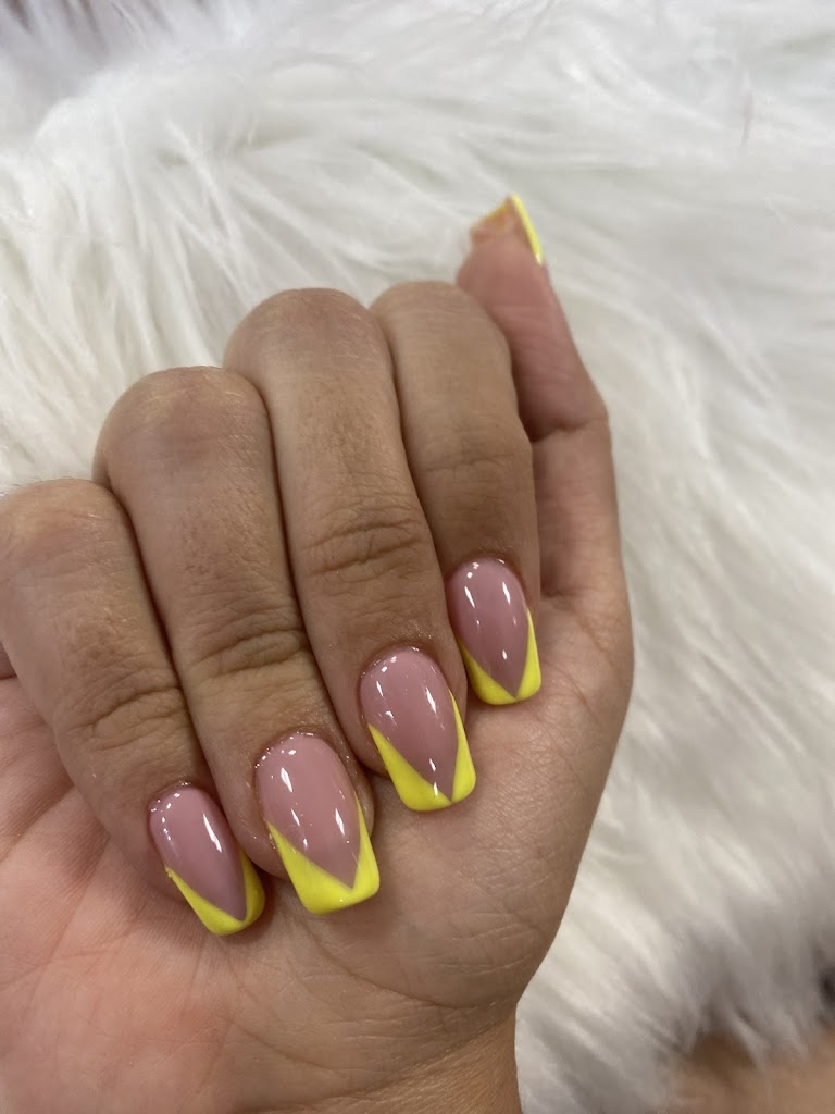 Image for COLORES Nail & Beauty Bar with ID of: 6931264