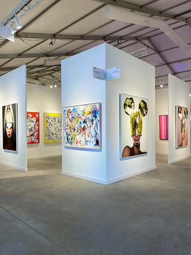 Image for Art Angels with ID of: 6932745
