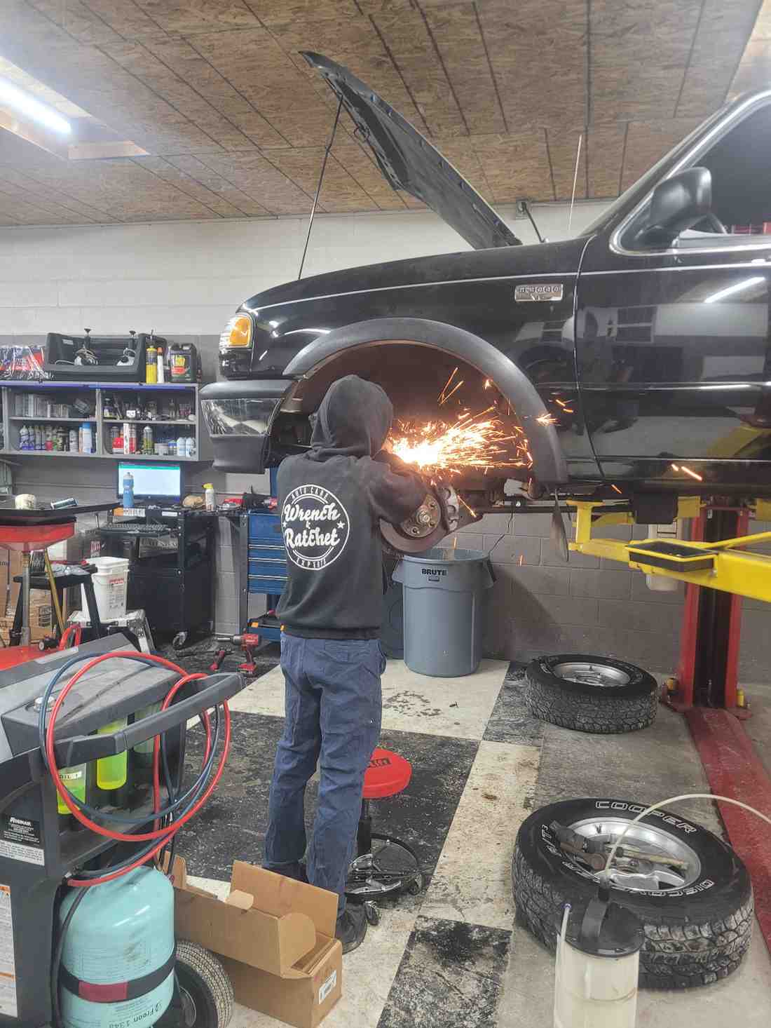 Image for Wrench and Ratchet Auto Care with ID of: 6951305
