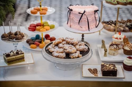 Image for Petit Delights Desserts Etc. - Ajax with ID of: 6954437