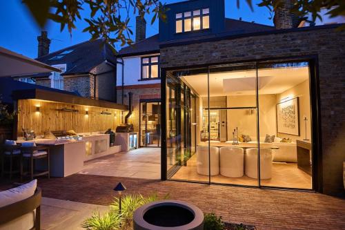 Image for XLS Electrical Services Ltd with ID of: 6958351