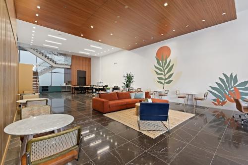 Image for Common Desk - City Place with ID of: 6960397