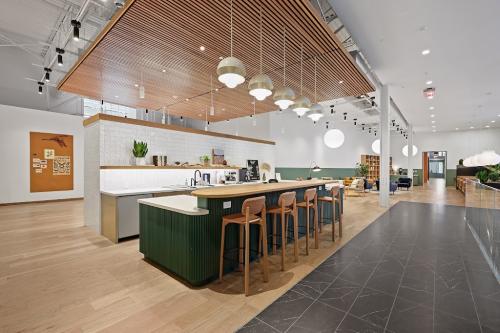 Image for Common Desk - City Place with ID of: 6960408