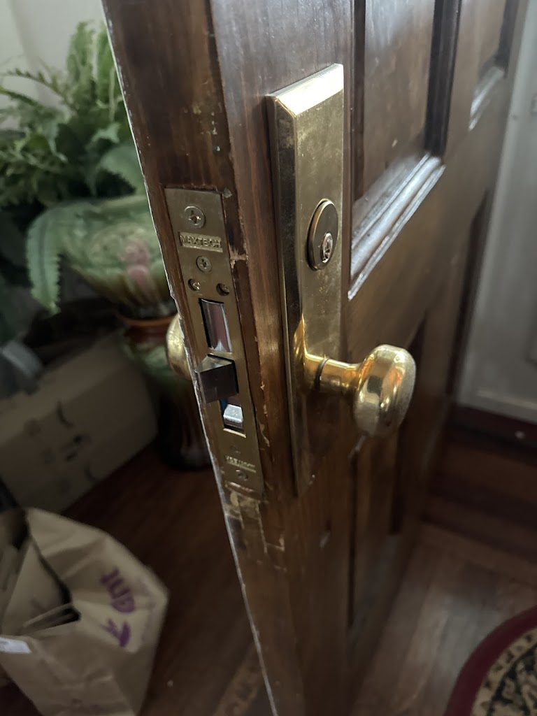 Image for Mr. LOCKSMITH with ID of: 6963041