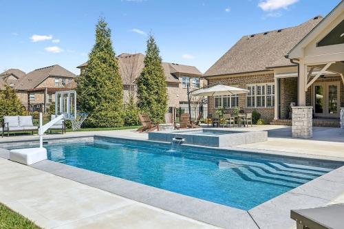 Image for West Meade Pools with ID of: 6972380