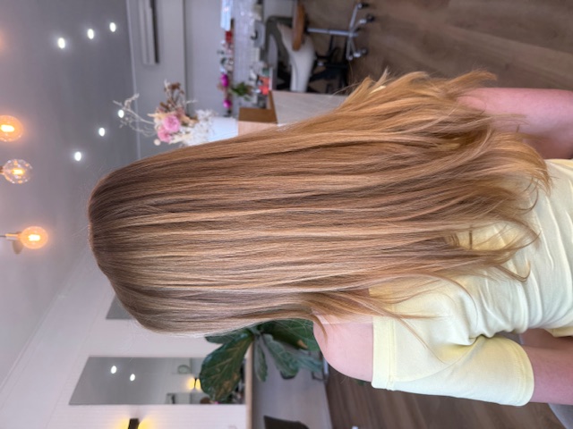 Image for Koi Hair Co with ID of: 6973311