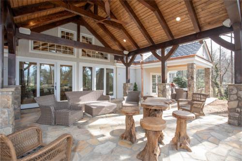 Image for Modern Mountain Builders with ID of: 6974435