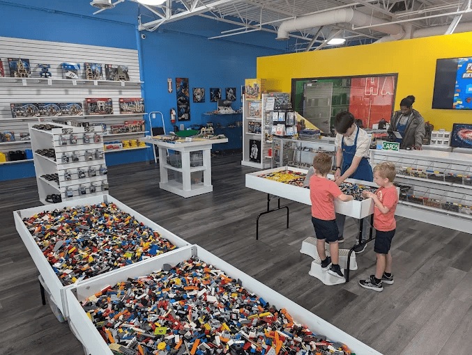 Image for Bricks & Minifigs Grapevine with ID of: 6978898