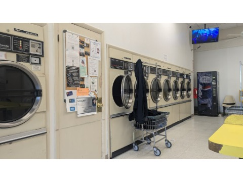 Image for Dolly's Laundromat with ID of: 6992281
