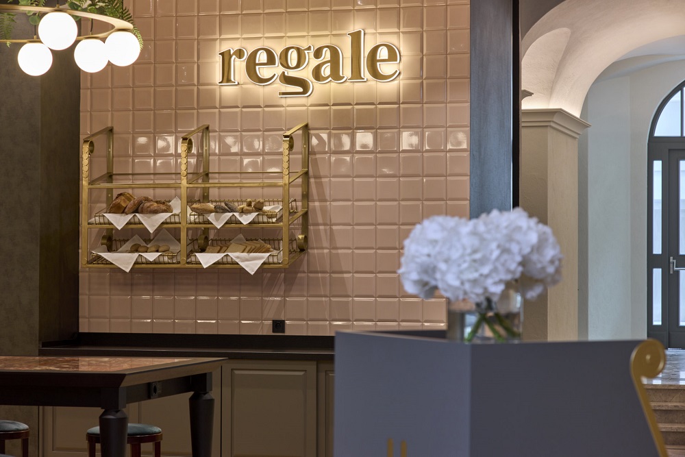 Image for Regale Bar & Restaurant with ID of: 7003040