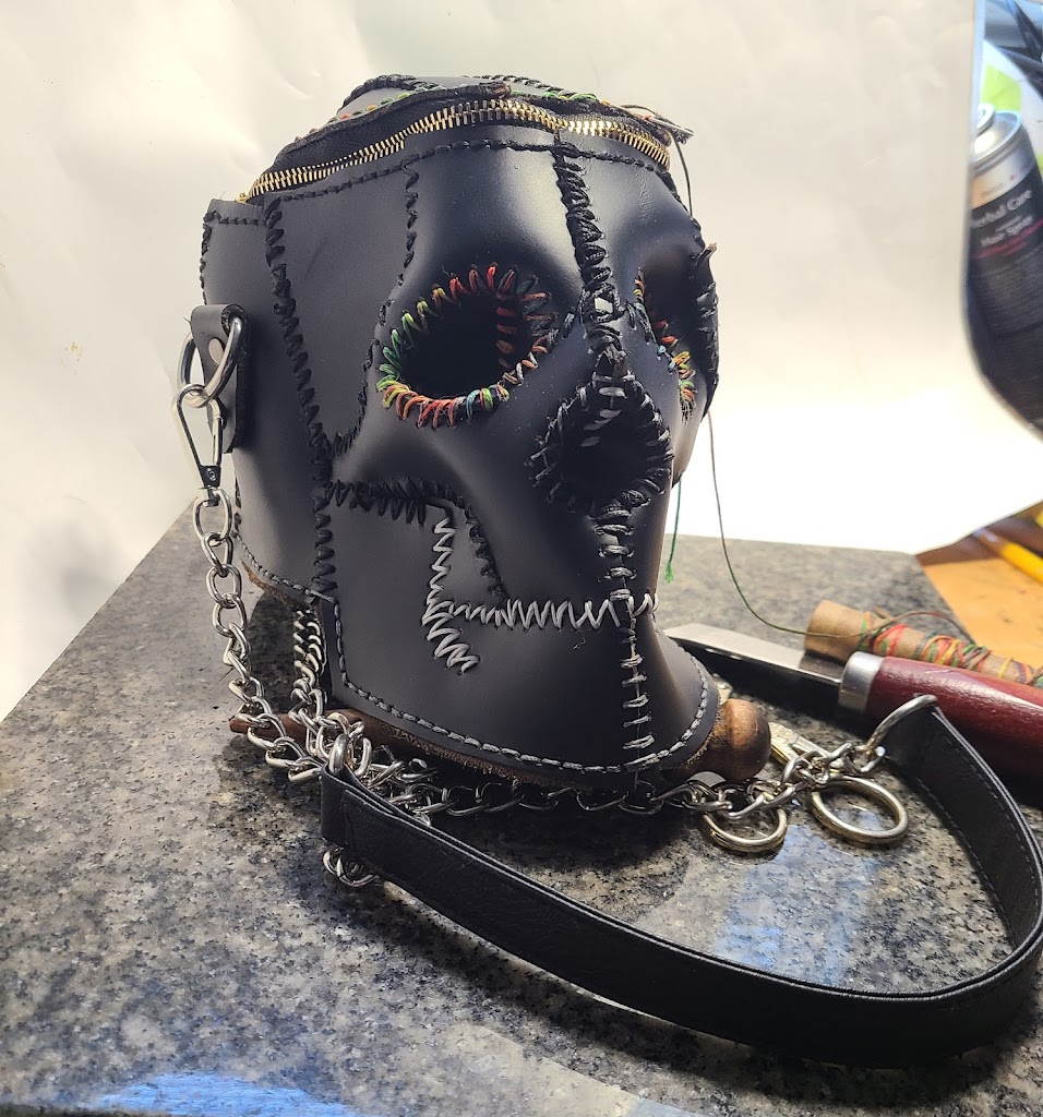 Image for Hat and Skull Art Studio with ID of: 7032963