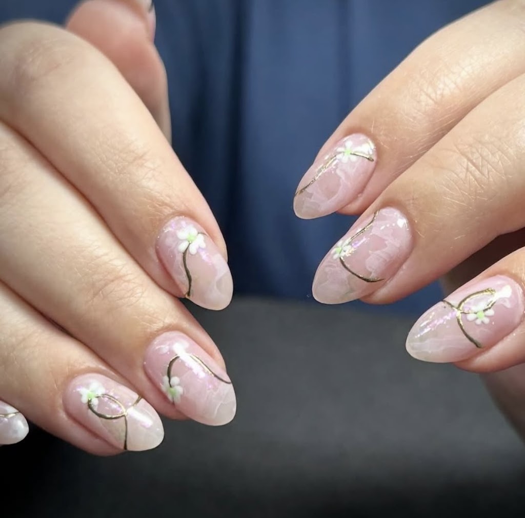 Image for Naturally Nails with ID of: 7036329