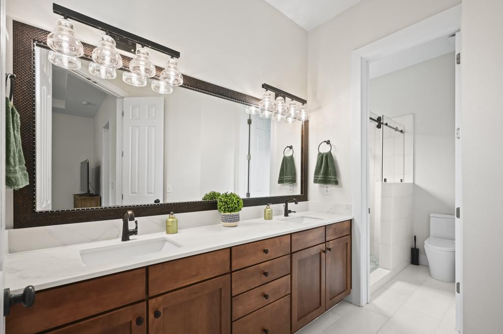 Image for MINT BUILDERS AND BATHROOM REMODELING with ID of: 7039387