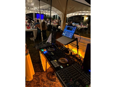Image for Lee Entertainment Wedding DJs & more with ID of: 7051963
