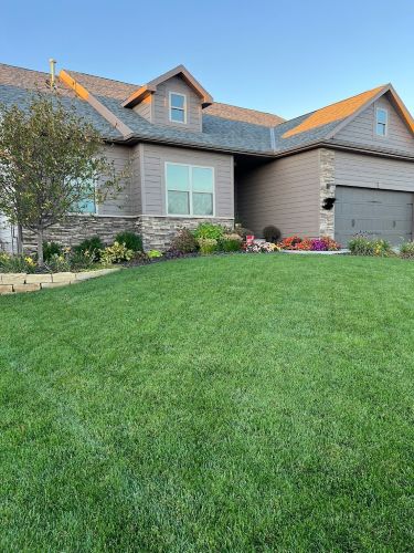 Image for Heartland Lawns with ID of: 7057333