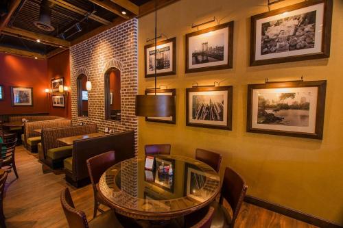Image for Russo's New York Pizzeria & Italian Kitchen with ID of: 7057885