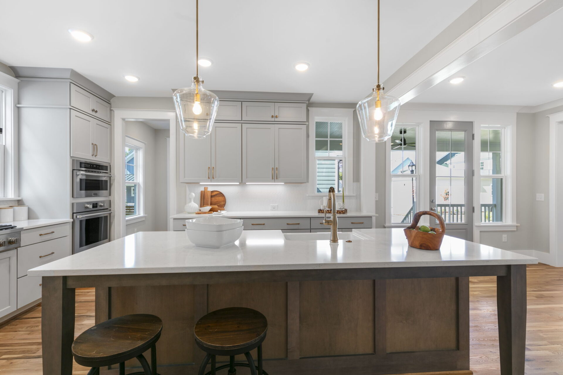 Image for McNeill Burbank with ID of: 7063159