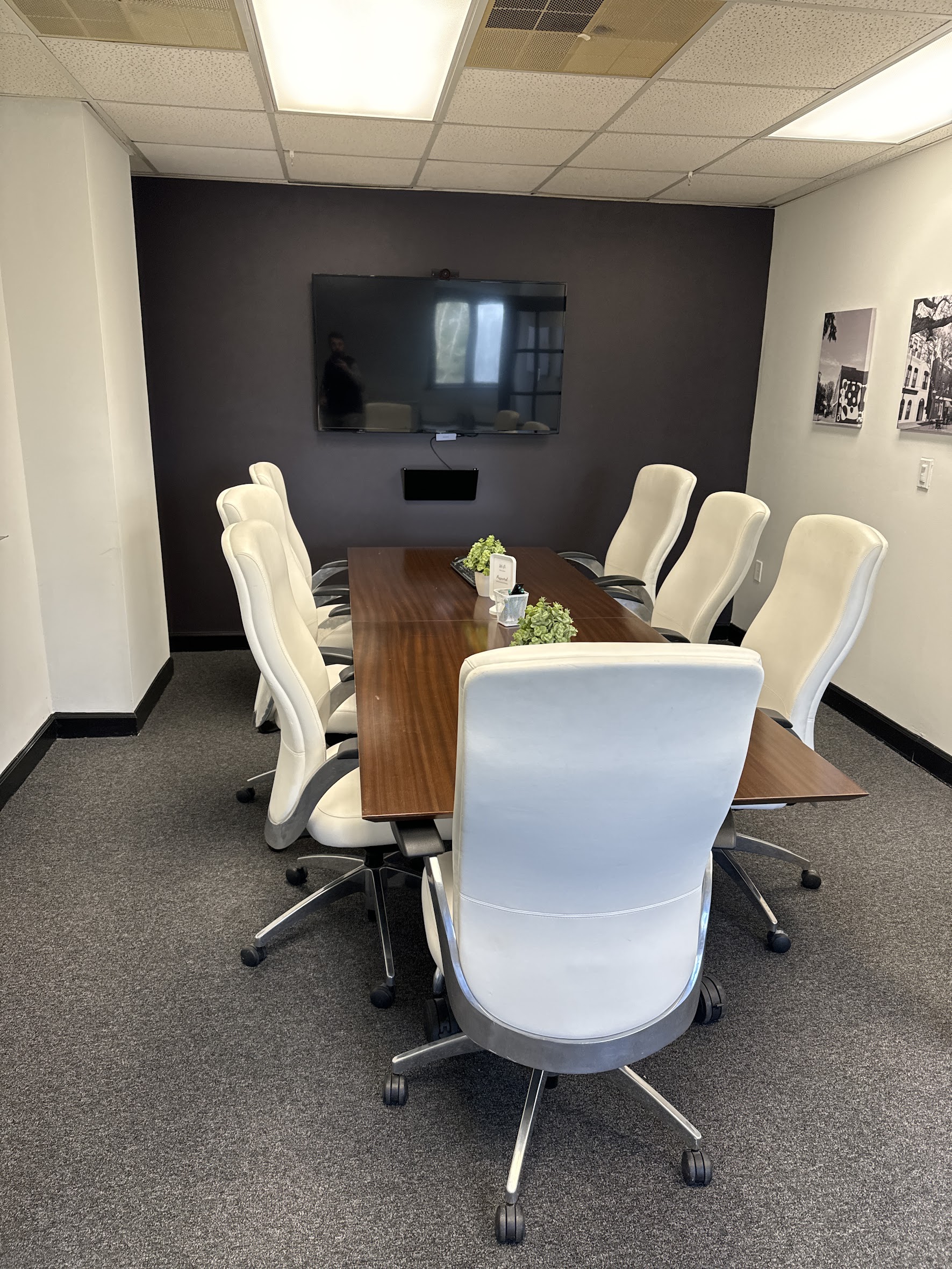Image for IncuHub - Hampton: Mailboxes, Desks, Offices, Business Suites with ID of: 7071805
