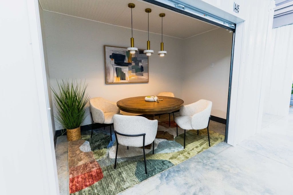 Image for Neighborhood Storage & Workspace with ID of: 7077102