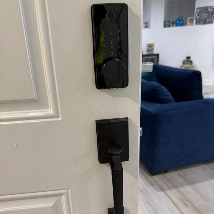 Image for Kiara Locksmith with ID of: 7086004