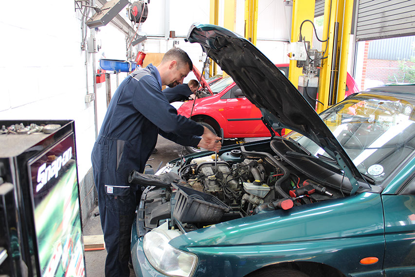 Image for Rowfant Garage with ID of: 7121797
