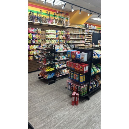 Image for Snack N Munch Smoke Shop with ID of: 7128762