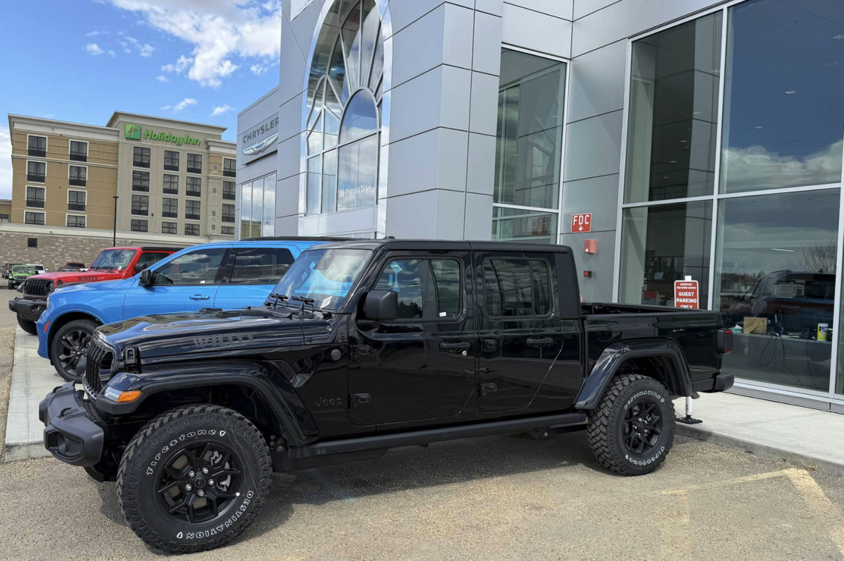 Image for Red Deer Dodge with ID of: 7151346
