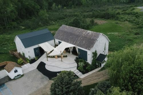 Image for Briar Barns Event Space with ID of: 7216440