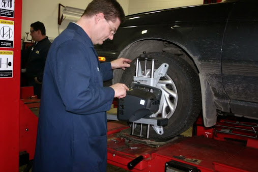Image for Les Schwab Tire Center with ID of: 830472