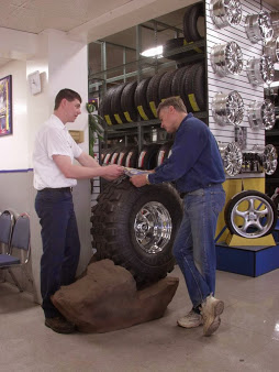 Image for Les Schwab Tire Center with ID of: 830473