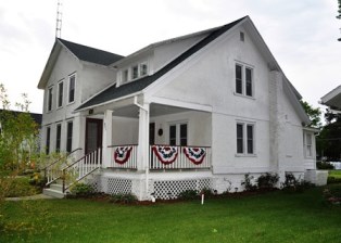 Image for Newly Renovated w Central Air! with ID of: 947727